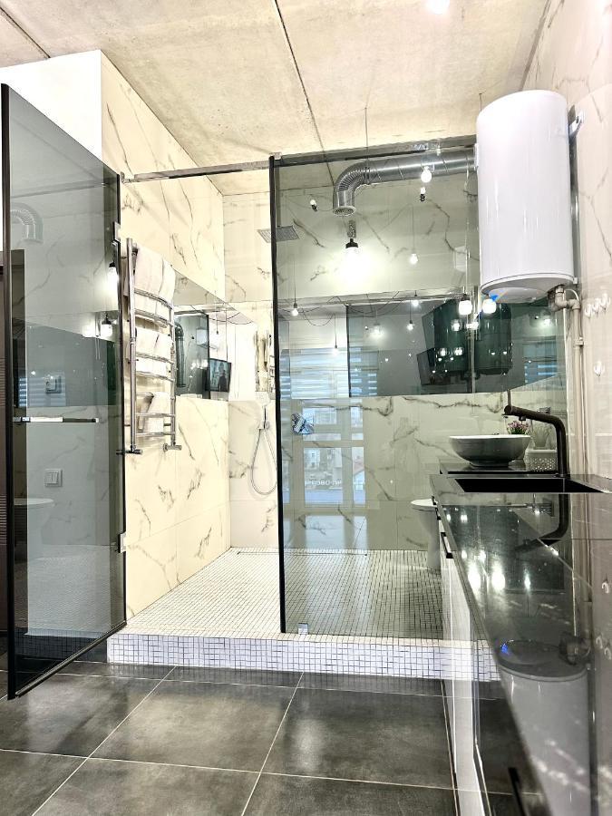 Designer Apartments In The City Center 罗夫诺 外观 照片