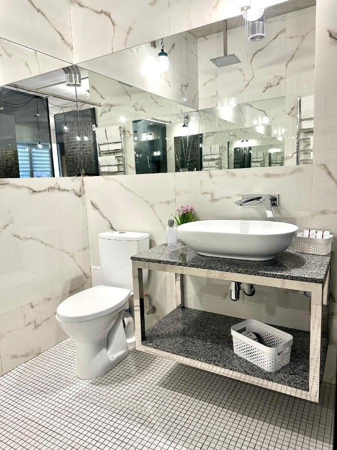 Designer Apartments In The City Center 罗夫诺 外观 照片