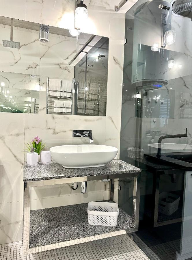 Designer Apartments In The City Center 罗夫诺 外观 照片
