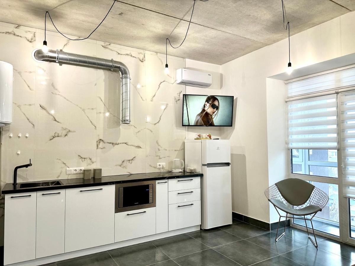 Designer Apartments In The City Center 罗夫诺 外观 照片