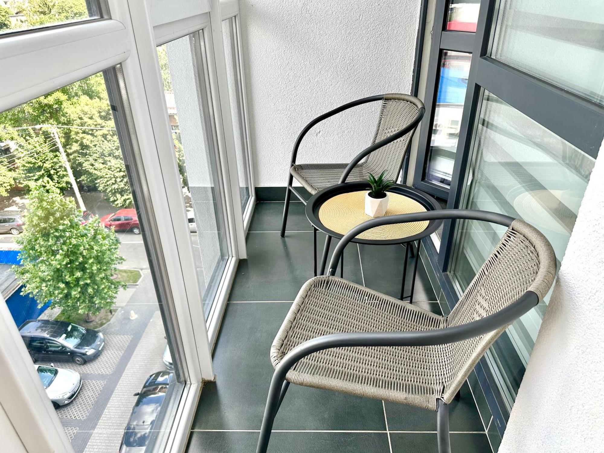 Designer Apartments In The City Center 罗夫诺 外观 照片
