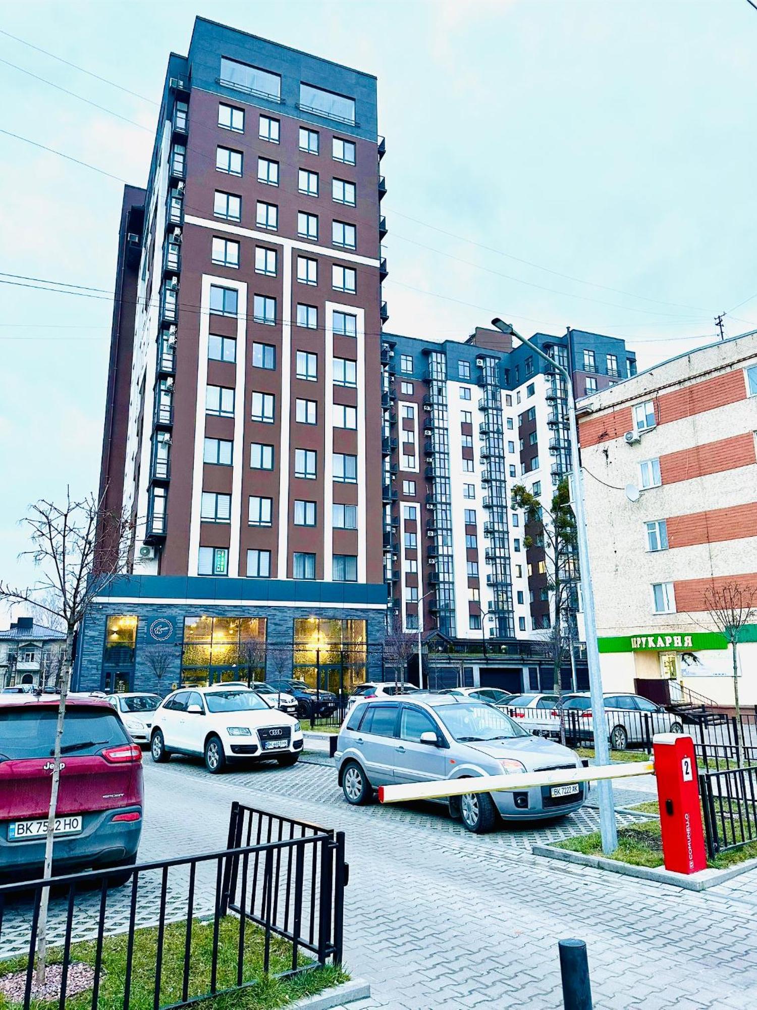 Designer Apartments In The City Center 罗夫诺 外观 照片