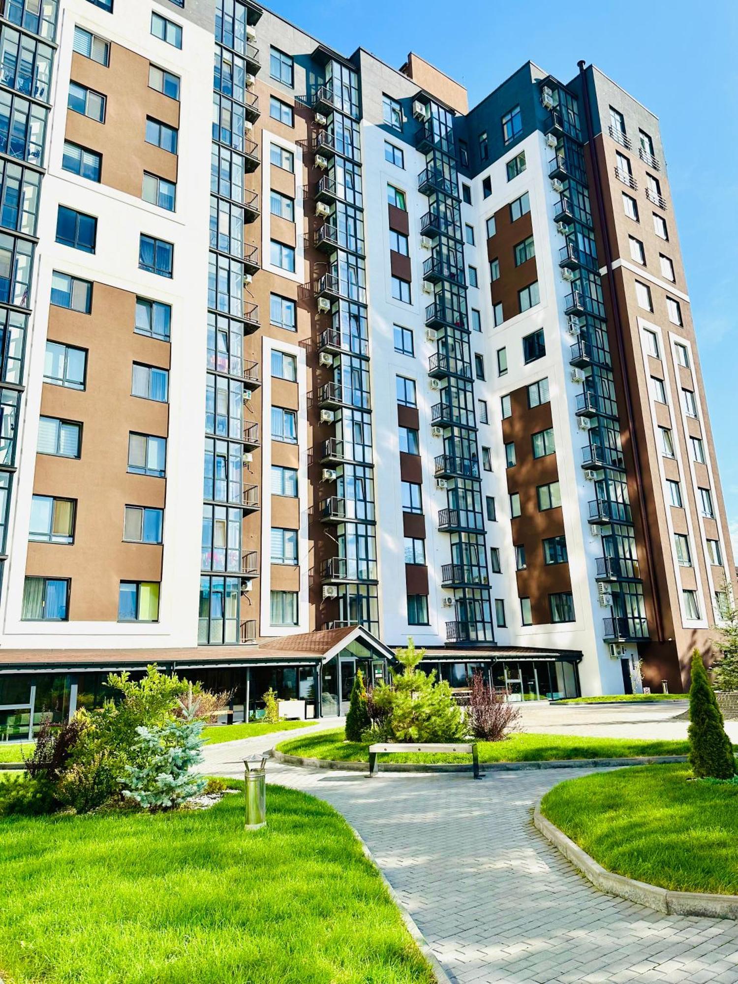 Designer Apartments In The City Center 罗夫诺 外观 照片